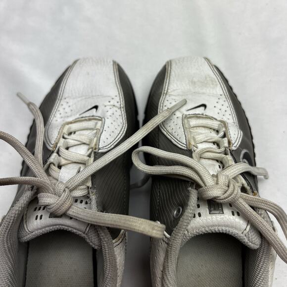 Nike Tiger Woods Low Top Cleats White Gray Golf Shoes Youth Size 1 - Picture 6 of 10